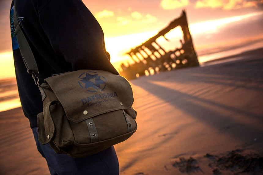 Datsusara HGFV Messenger Bag