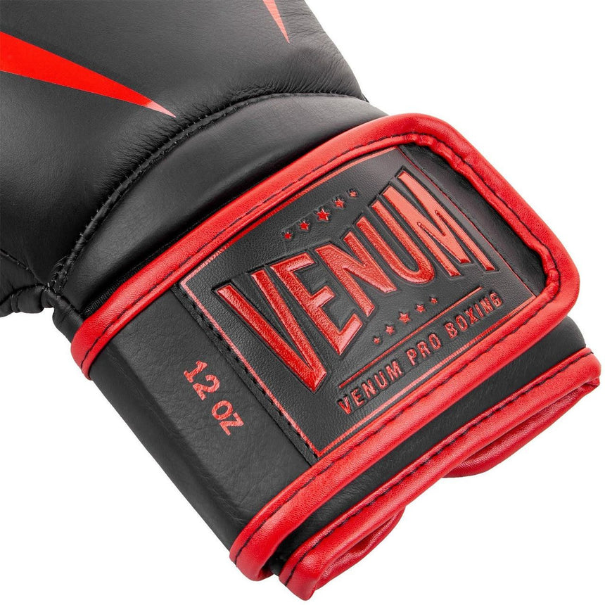 Venum Giant 2.0 Pro Boxing Gloves Black/Red